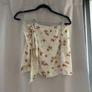 Zara satin floral print mini skirt